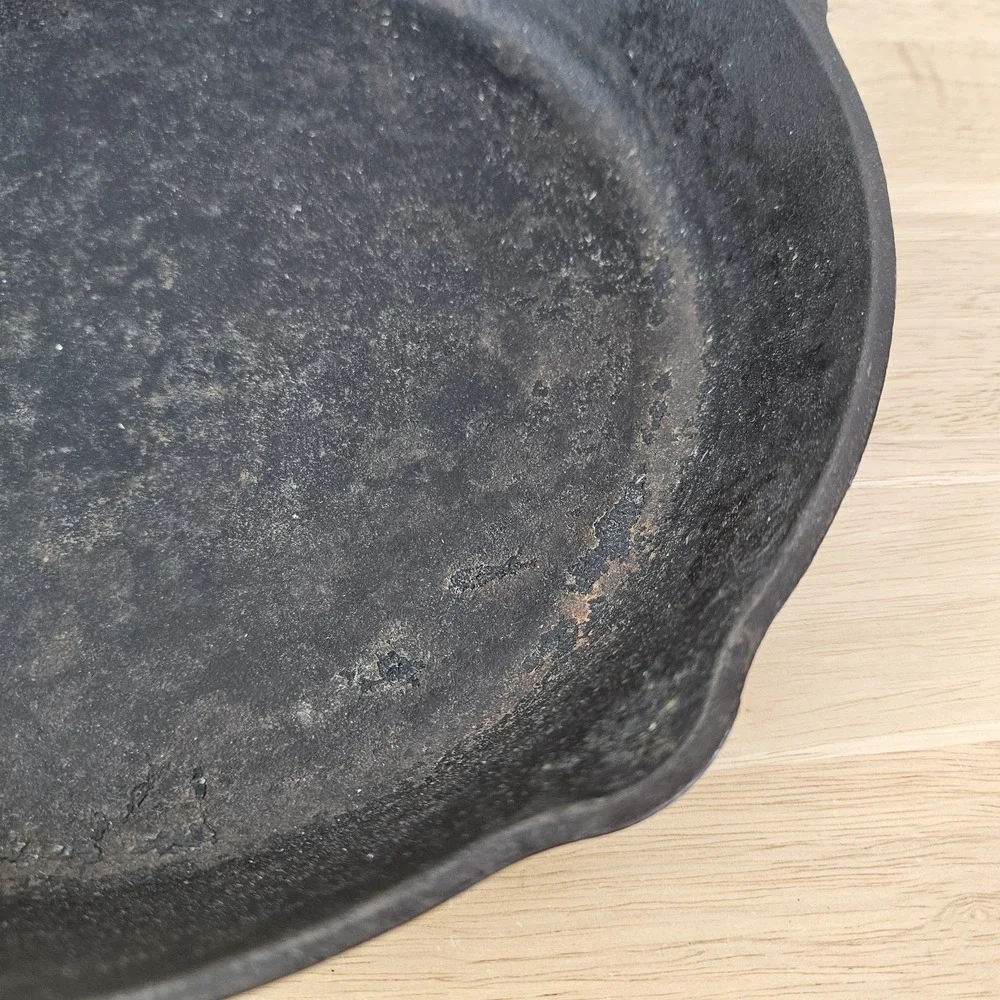 Lodge Skillet 3-Notch Black Cooking‎ Cast Iron Pan Heavy